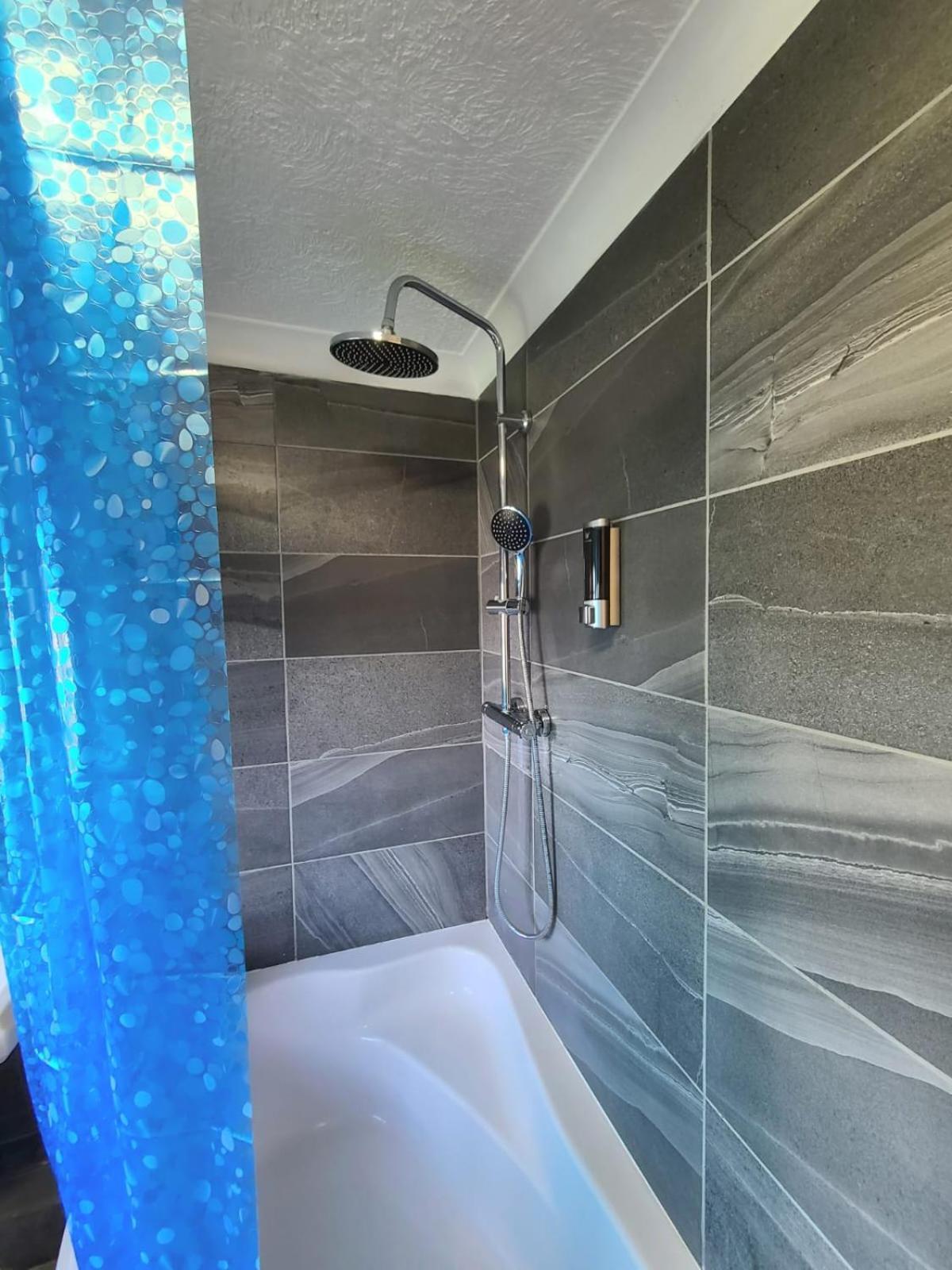Homestay Quick Stop-gatwick Stay, Triple *